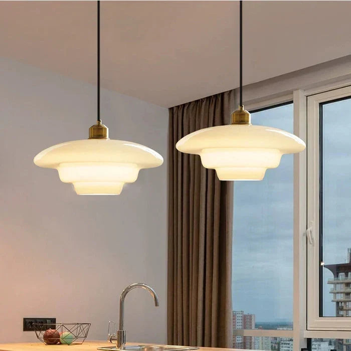 Calistre - Mid-Century Milchglas Pendelleuchte