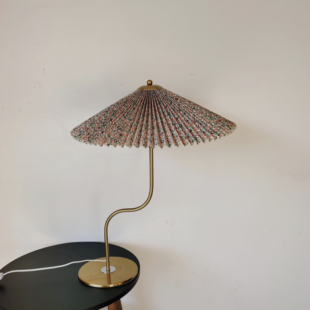 Retro Plissee-Tischlampe – Dekoratives Akzentlicht