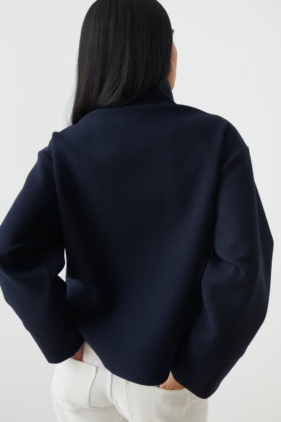 Damen Kurze Herbstjacke mit elegantem Kragen und Knopfverschluss
