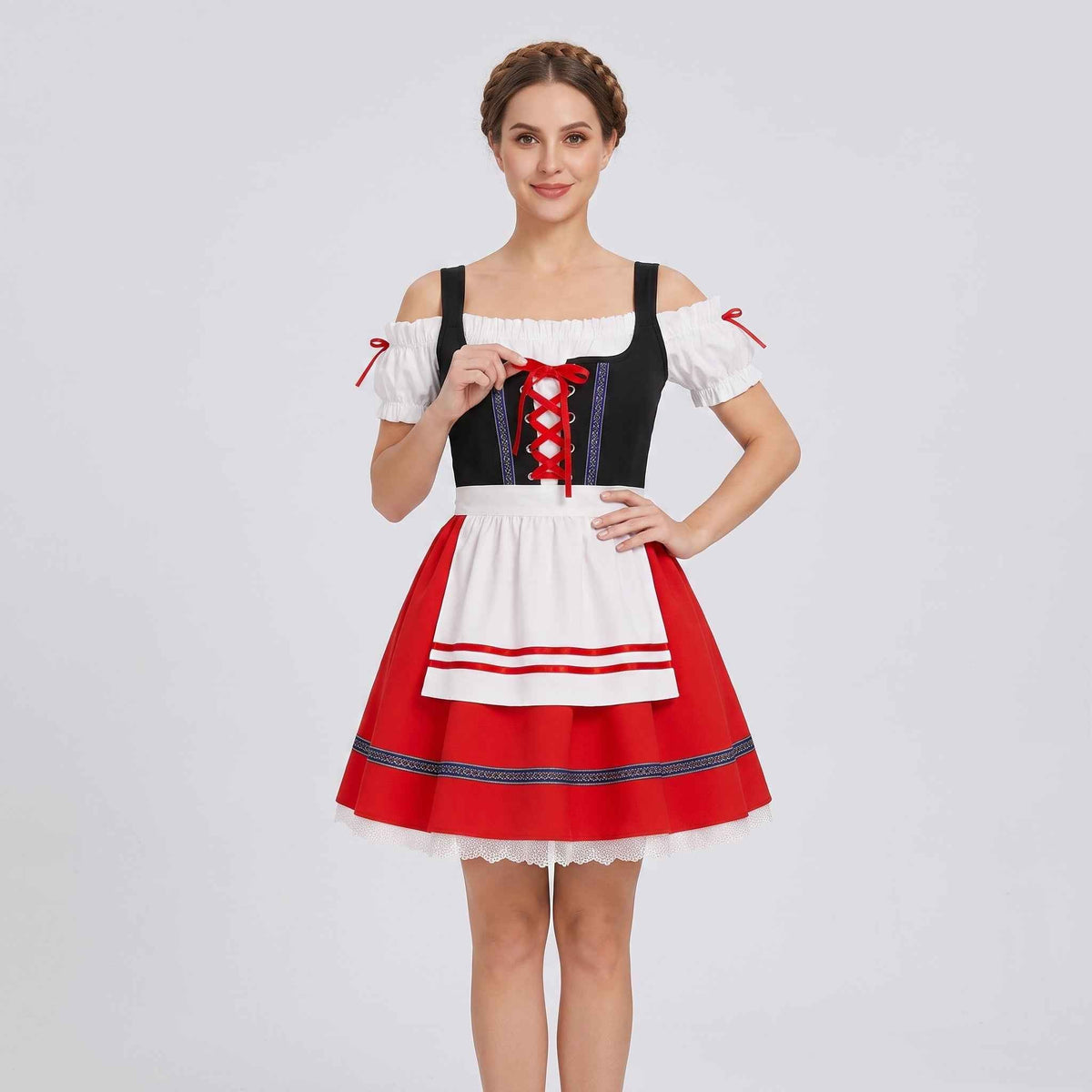 Dirndl mit Spitzenbesatz