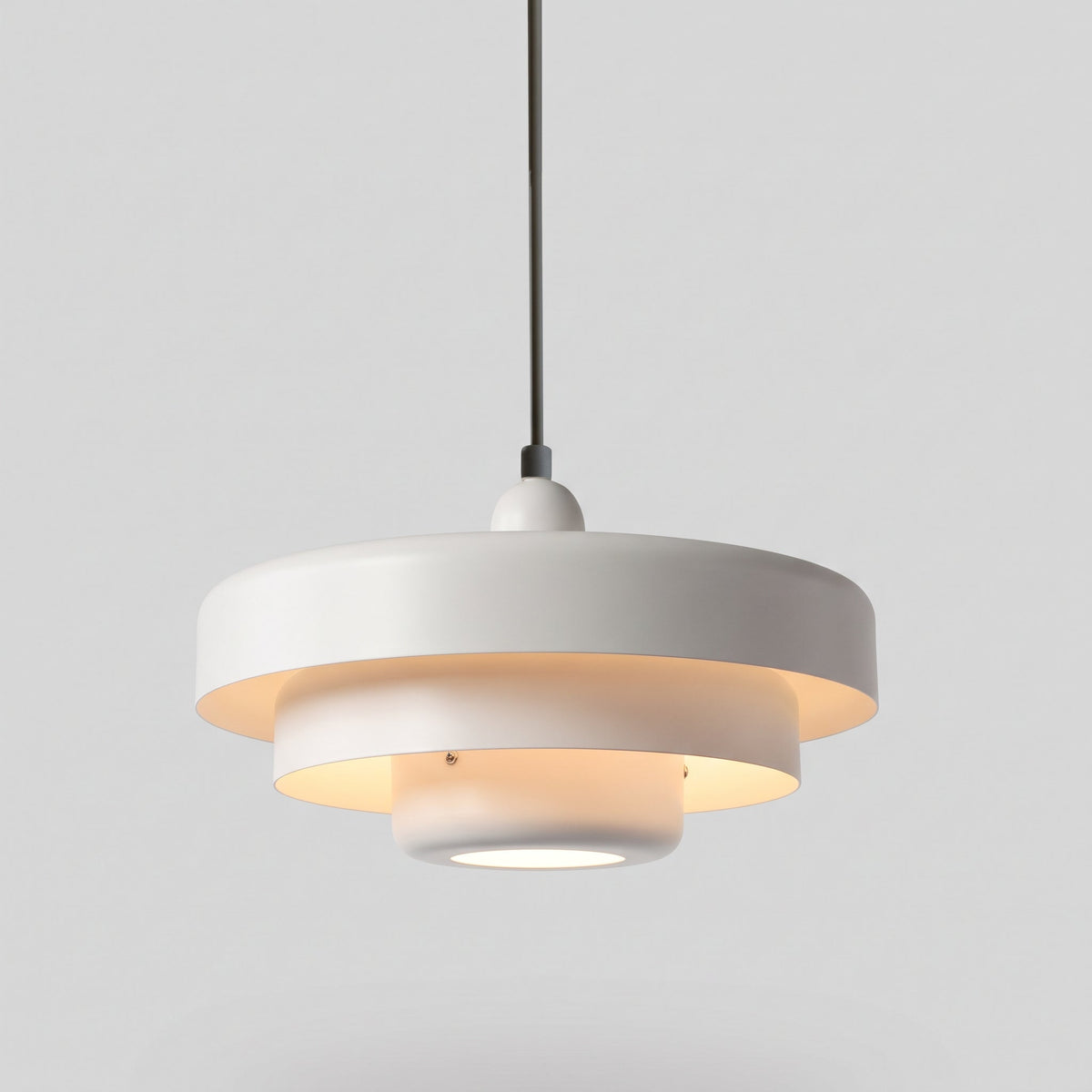 Pendelleuchte dreistufig im Bauhaus-Stil mit Nordic-Metall