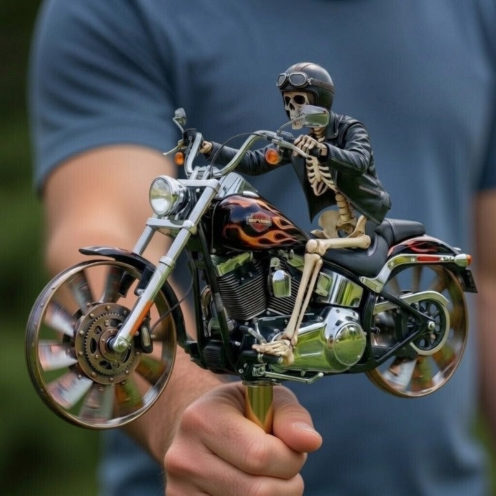 Totenkopf-Motorrad-Gartenwindrad