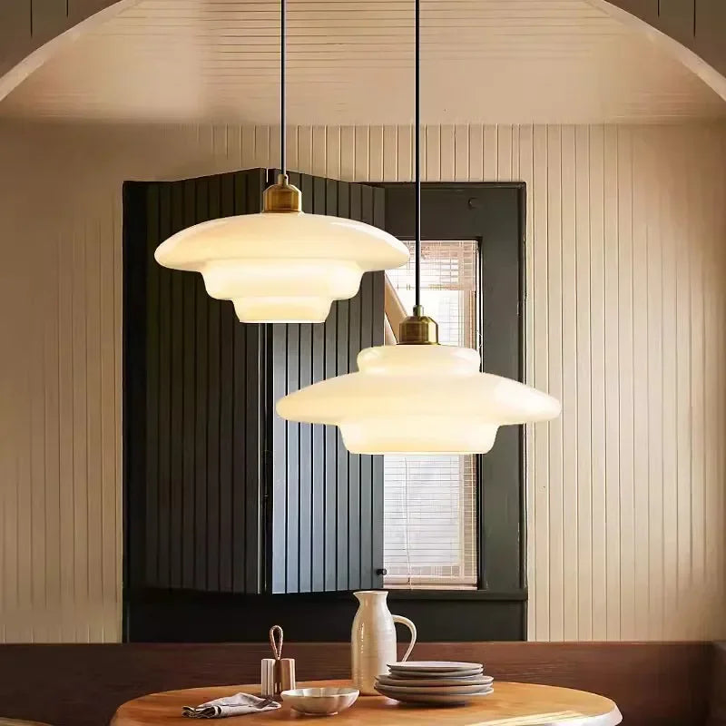 Calistre - Mid-Century Milchglas Pendelleuchte