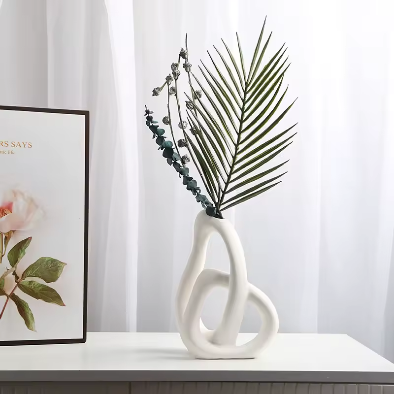 Zeitlose Keramikvase – Minimalistische Wohndeko