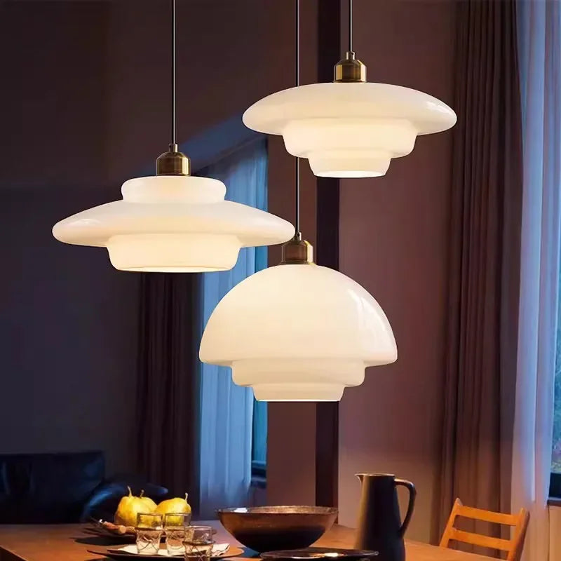 Calistre - Mid-Century Milchglas Pendelleuchte