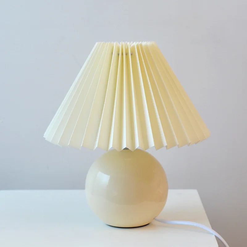 Vintage Heritage Tischlampe – Plissee-Schirm Nachttischlicht