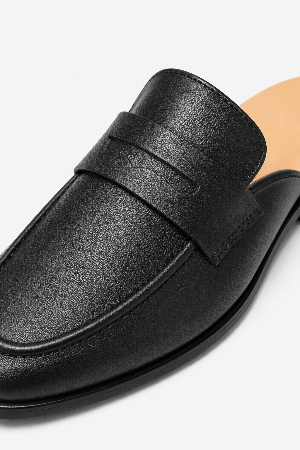 Schwarze Herren-Mules im Pennyloafer-Stil