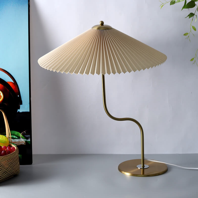 Retro Plissee-Tischlampe – Dekoratives Akzentlicht