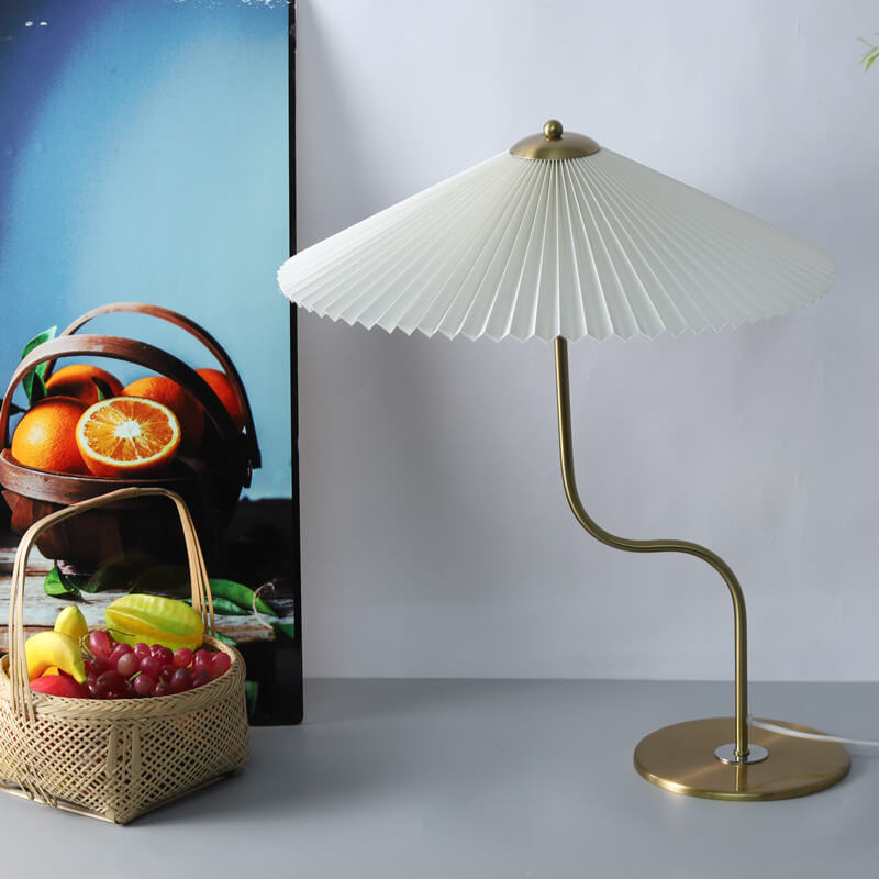 Retro Plissee-Tischlampe – Dekoratives Akzentlicht