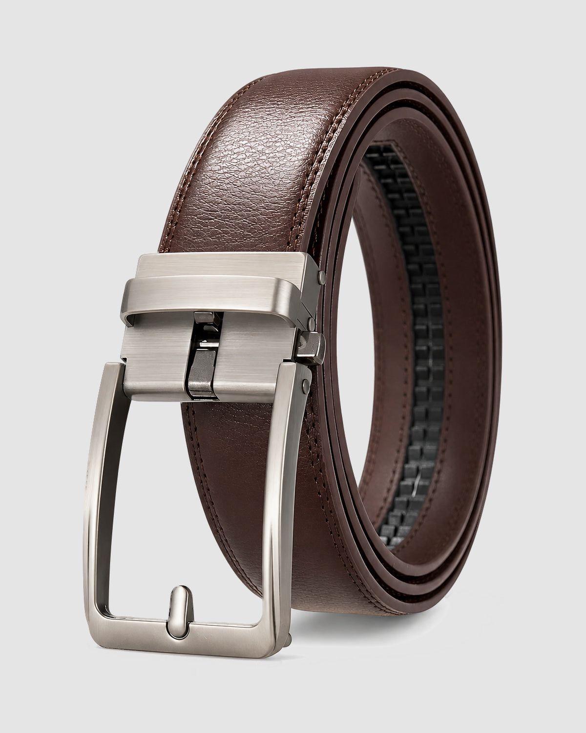 Herren Ledergürtel aus Rindsleder, robust und elegant in Braun