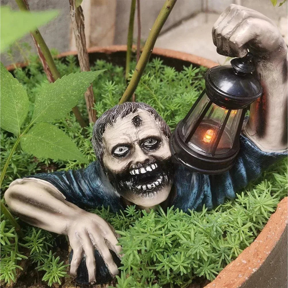 Zombie-Gartenfigur mit Laterne - Harz Halloween-Deko