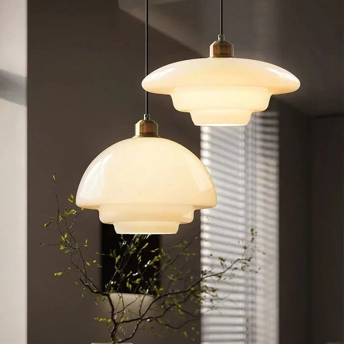 Calistre - Mid-Century Milchglas Pendelleuchte