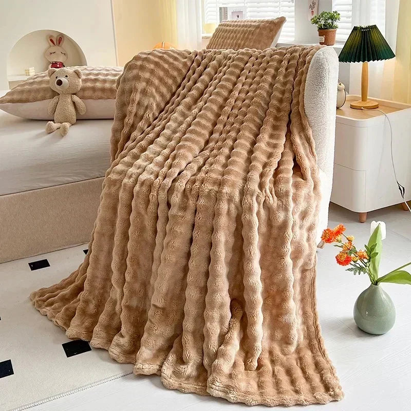 Strukturierte Korallenfleece-Kuscheldecke für Sofa und Bett