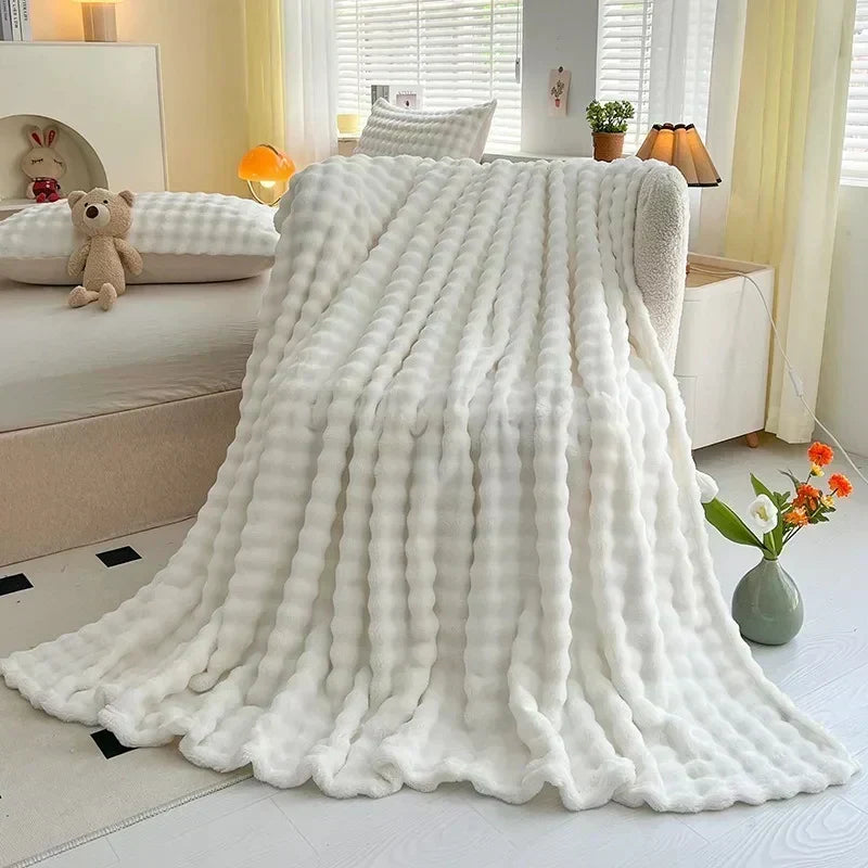 Strukturierte Korallenfleece-Kuscheldecke für Sofa und Bett