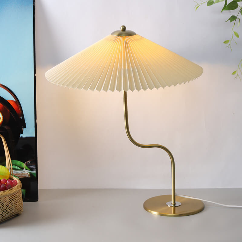 Retro Plissee-Tischlampe – Dekoratives Akzentlicht