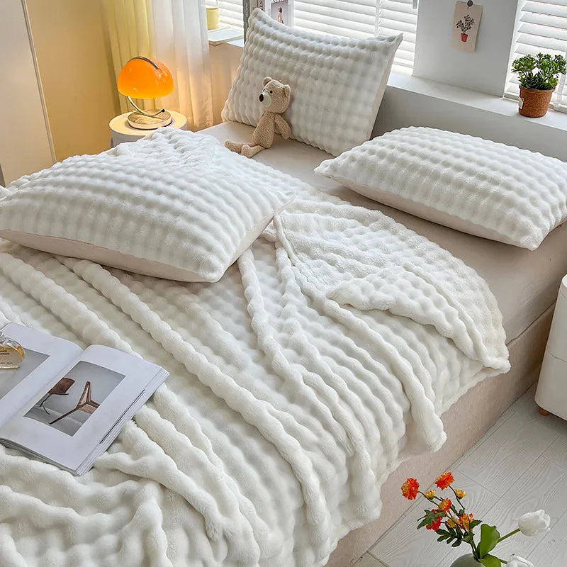 Strukturierte Korallenfleece-Kuscheldecke für Sofa und Bett