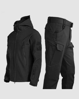 Herren Outdoor-Set mit gepolsterter Winterjacke und Cargohose in Schwarz