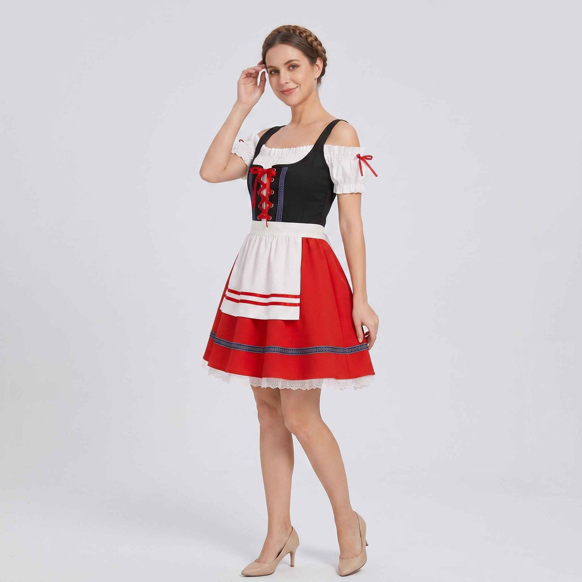 Dirndl mit Spitzenbesatz