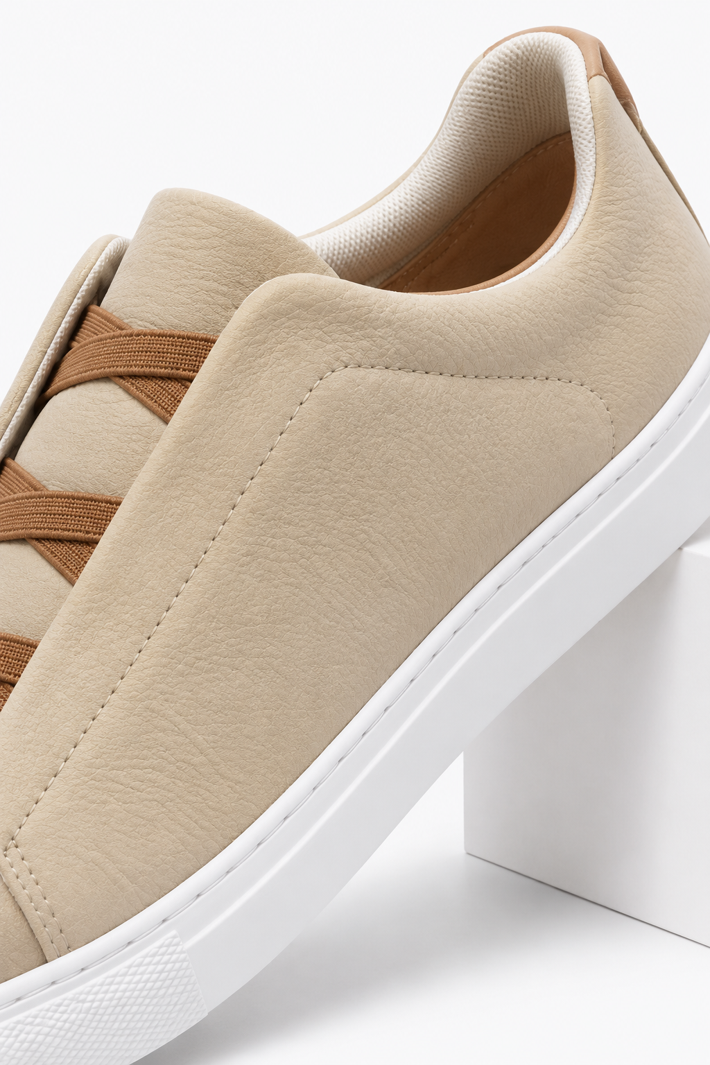Herren Slip-On Sneaker in Khaki mit weißer Kontrastsohle