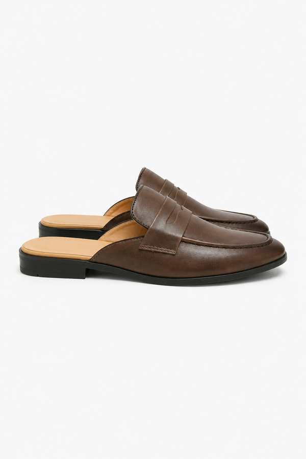 Braune Herren-Mules im Pennyloafer-Stil